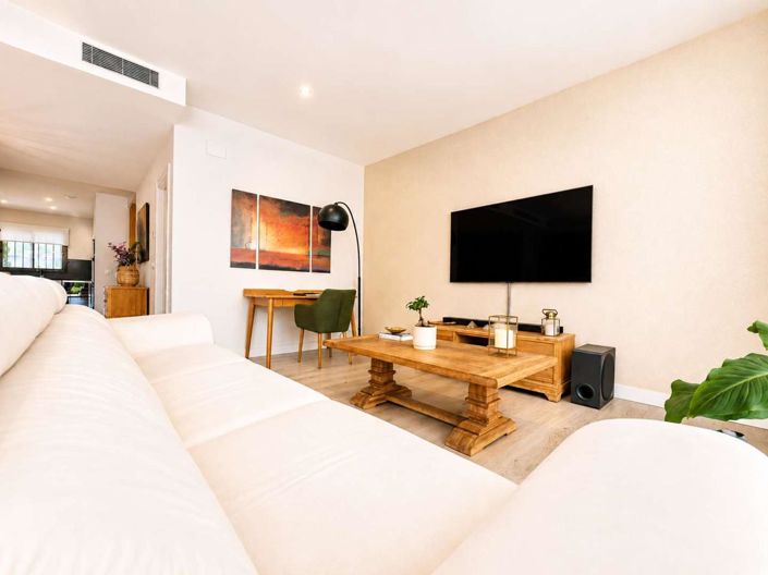 Image No.11-3 Bed Property for sale