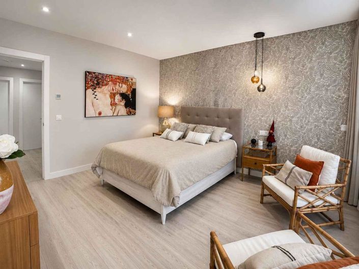 Image No.27-3 Bed Property for sale