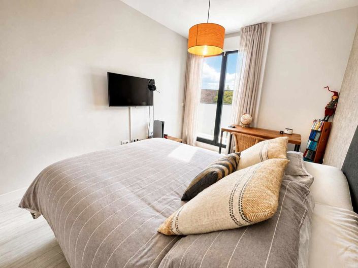 Image No.40-3 Bed Property for sale