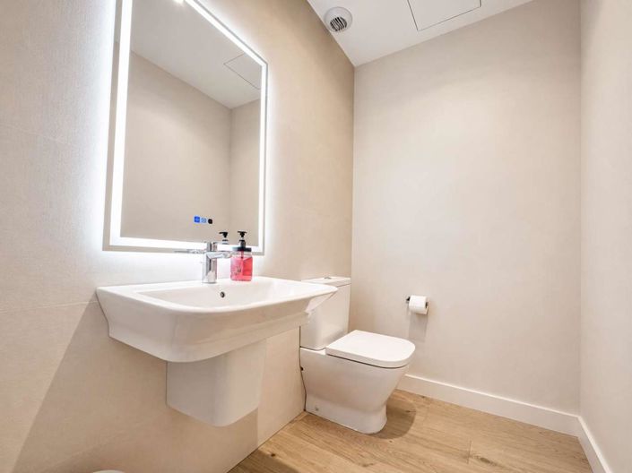 Image No.43-3 Bed Property for sale
