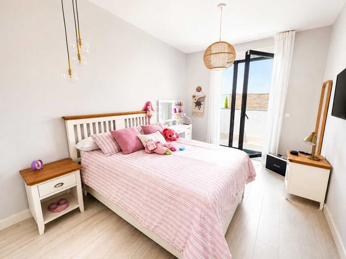 Image No.45-3 Bed Property for sale