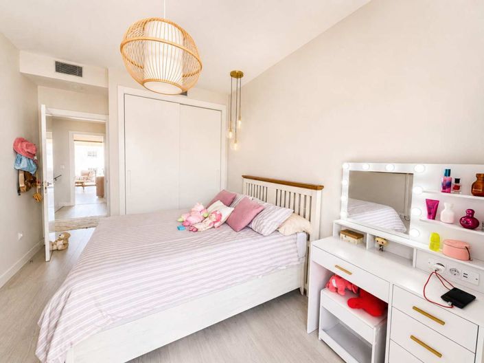 Image No.47-3 Bed Property for sale