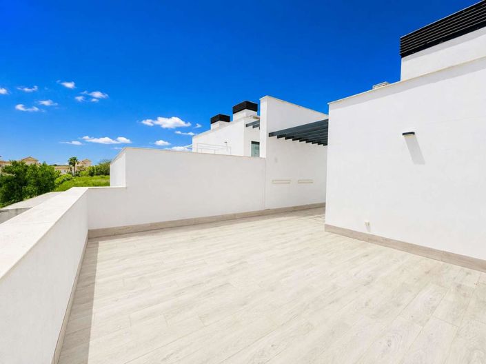 Image No.54-3 Bed Property for sale
