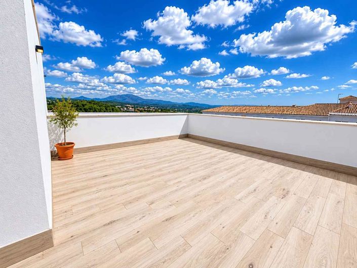Image No.56-3 Bed Property for sale