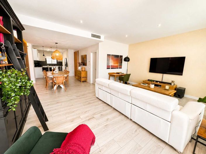 Image No.9-3 Bed Property for sale