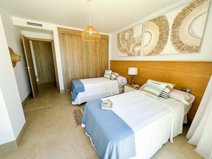Image No.29-3 Bed Property for sale