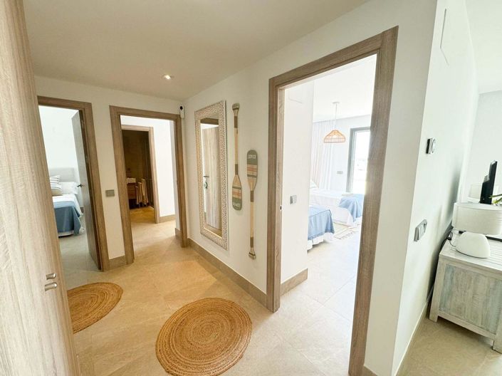 Image No.32-3 Bed Property for sale