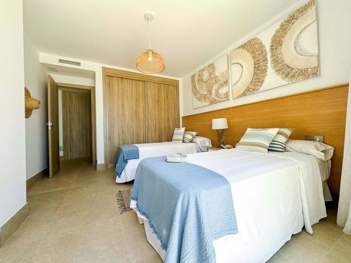 Image No.33-3 Bed Property for sale