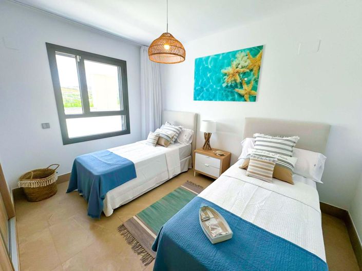 Image No.40-3 Bed Property for sale