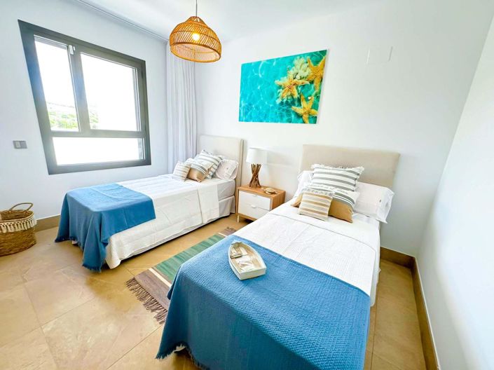 Image No.42-3 Bed Property for sale