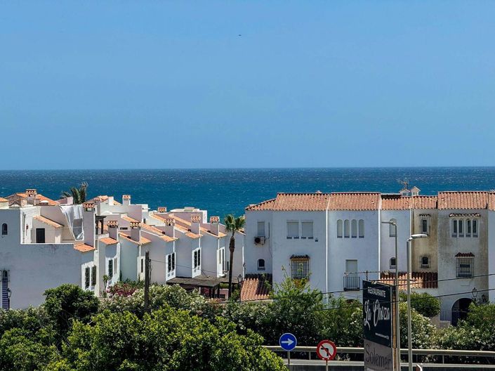 Image No.49-3 Bed Property for sale