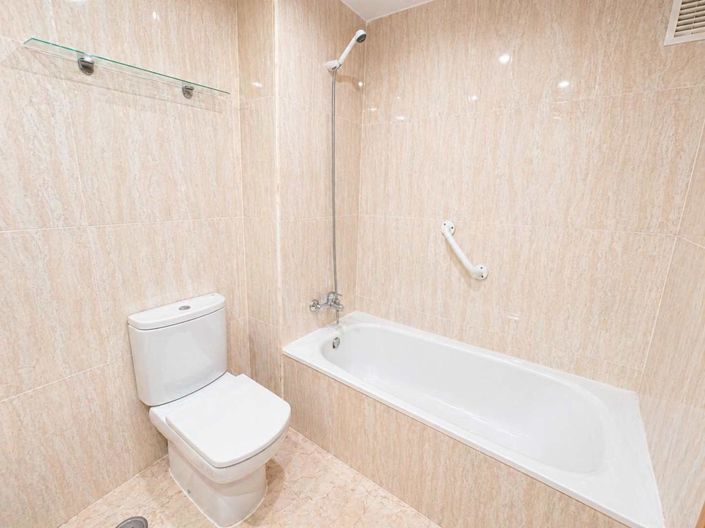 Image No.18-2 Bed Property for sale