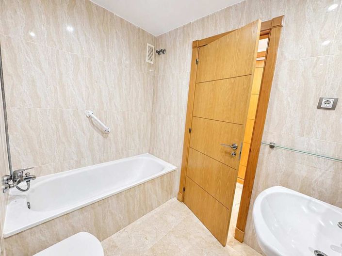 Image No.19-2 Bed Property for sale