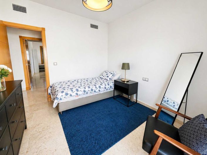 Image No.20-2 Bed Property for sale
