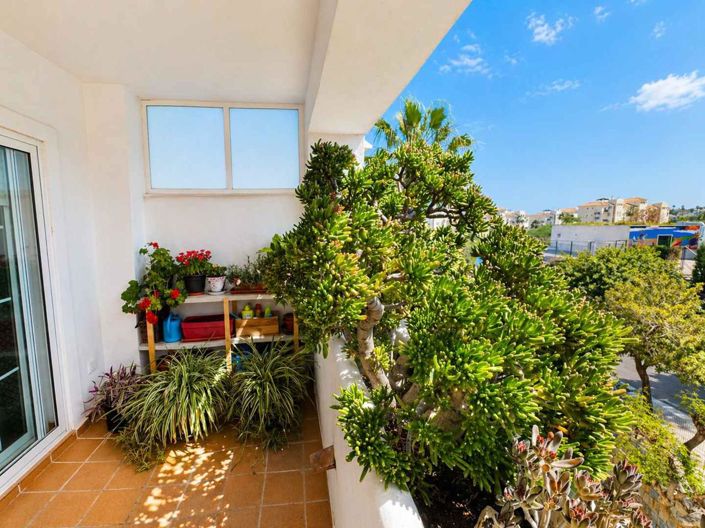 Image No.32-2 Bed Property for sale