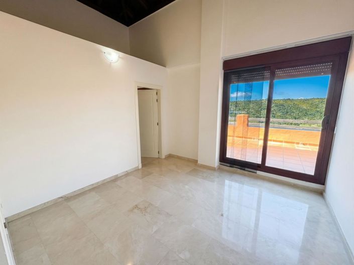 Image No.22-2 Bed Property for sale