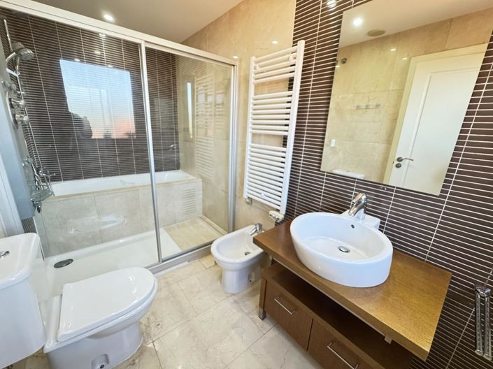 Image No.29-2 Bed Property for sale