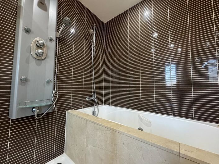 Image No.30-2 Bed Property for sale