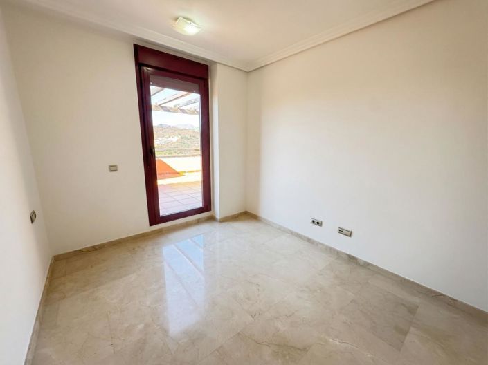Image No.32-2 Bed Property for sale