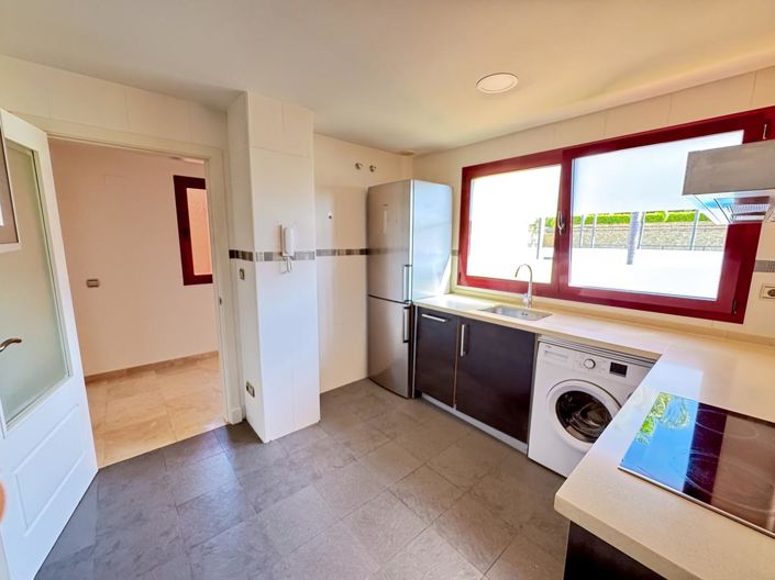 Image No.38-2 Bed Property for sale