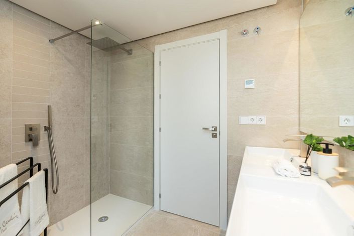 Image No.13-2 Bed Property for sale