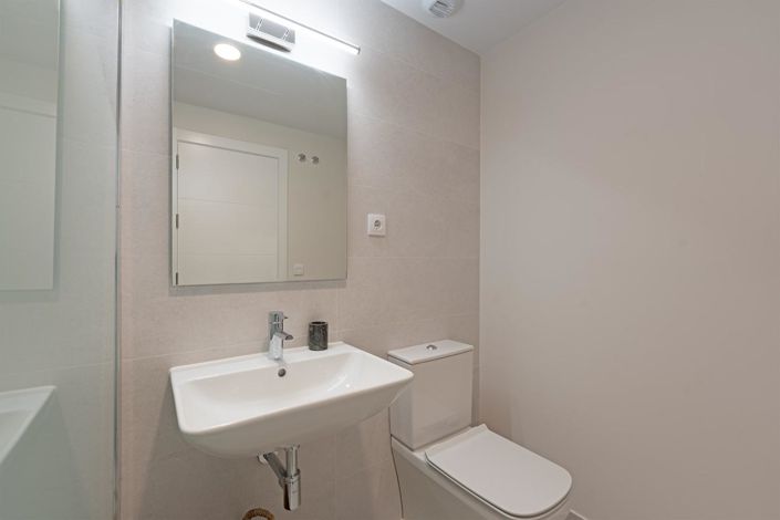 Image No.37-3 Bed Property for sale