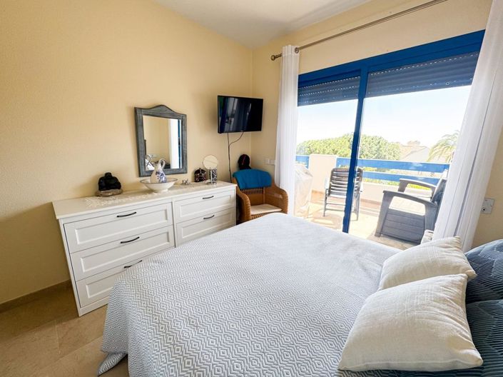 Image No.12-2 Bed Property for sale