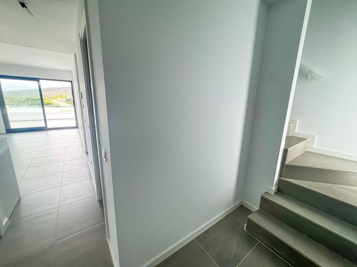 Image No.12-4 Bed Property for sale