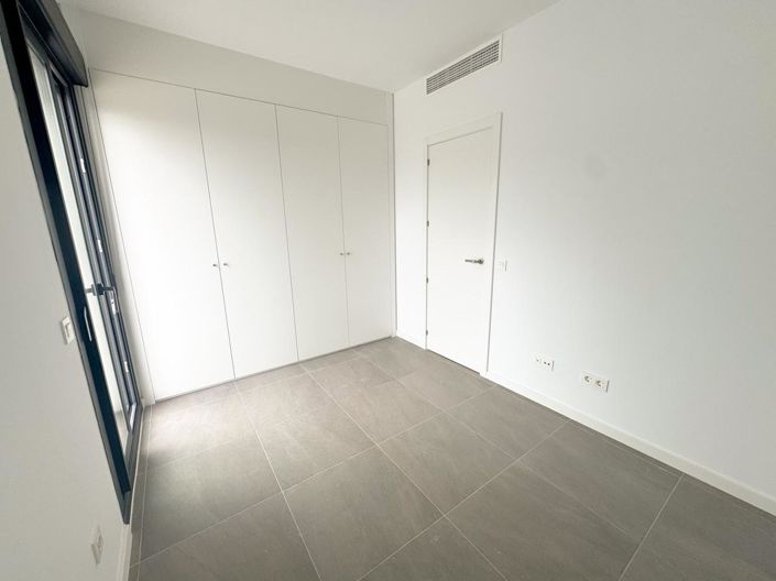 Image No.14-4 Bed Property for sale