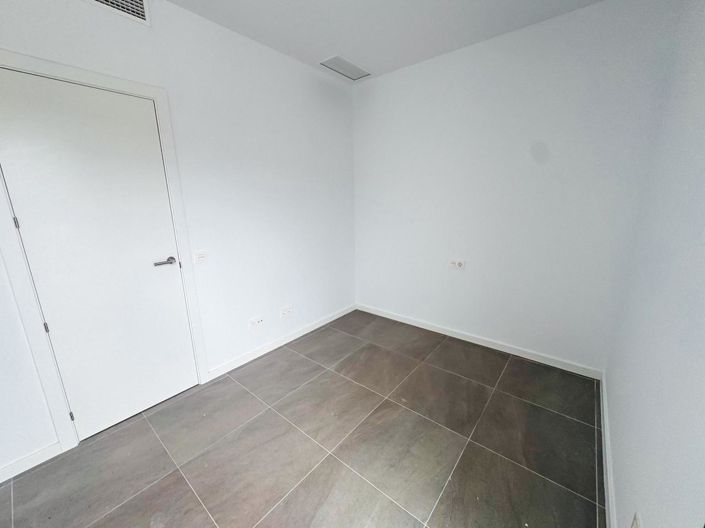 Image No.16-4 Bed Property for sale