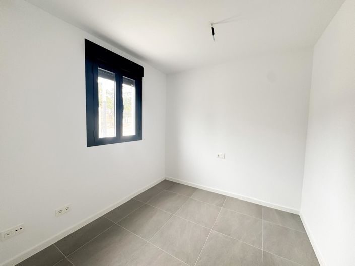 Image No.22-4 Bed Property for sale