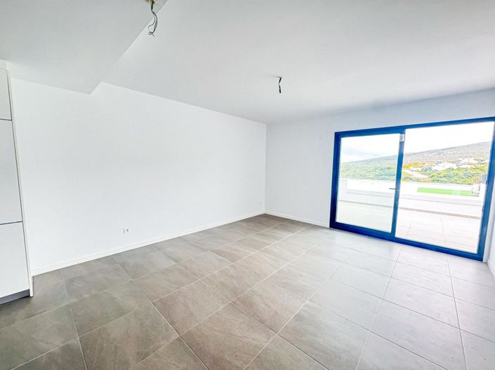 Image No.6-4 Bed Property for sale