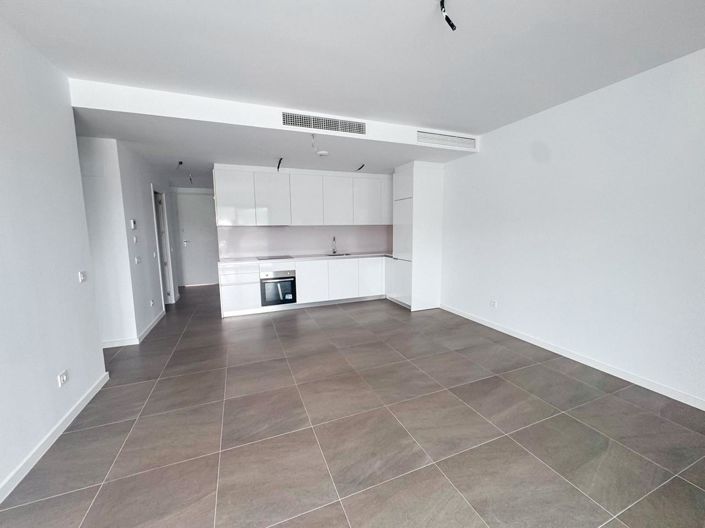 Image No.8-4 Bed Property for sale