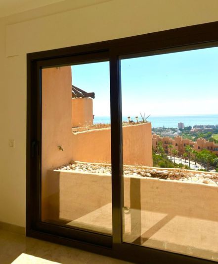 Image No.18-3 Bed Property for sale