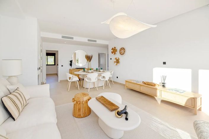 Image No.12-3 Bed Property for sale