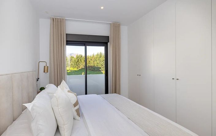 Image No.23-3 Bed Property for sale