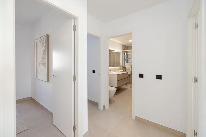 Image No.26-3 Bed Property for sale