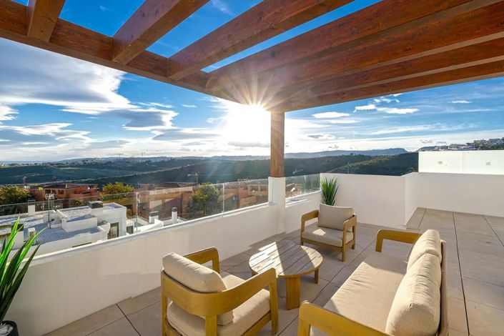 Image No.3-3 Bed Property for sale