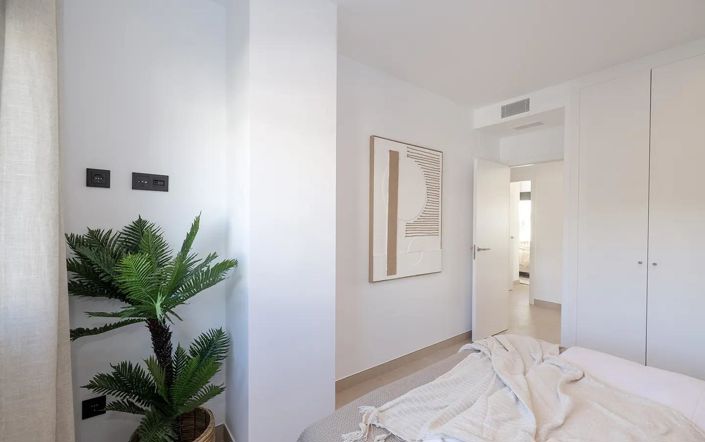 Image No.31-3 Bed Property for sale