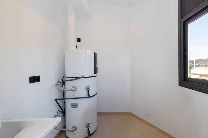 Image No.35-3 Bed Property for sale
