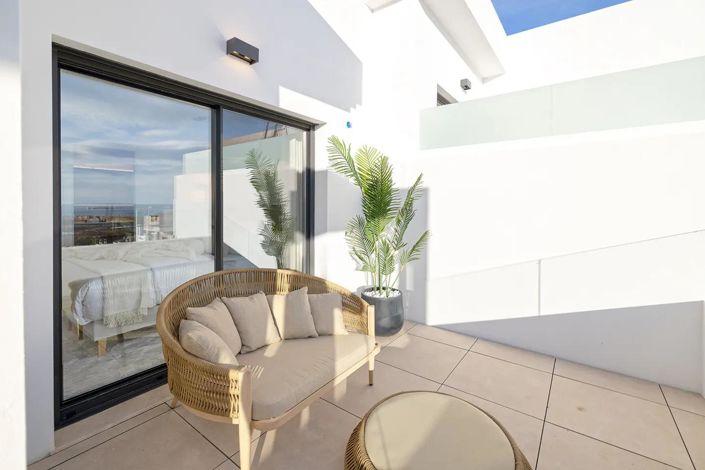Image No.38-3 Bed Property for sale