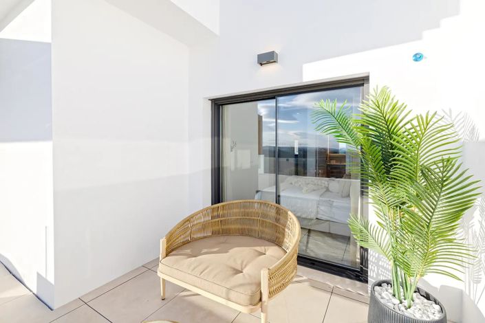 Image No.39-3 Bed Property for sale