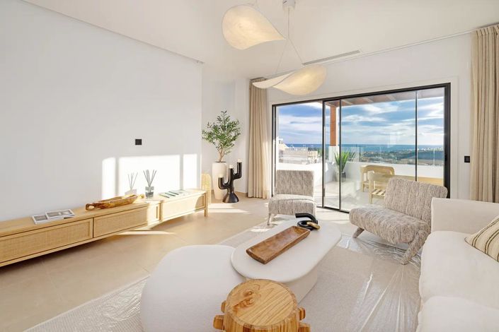 Image No.7-3 Bed Property for sale