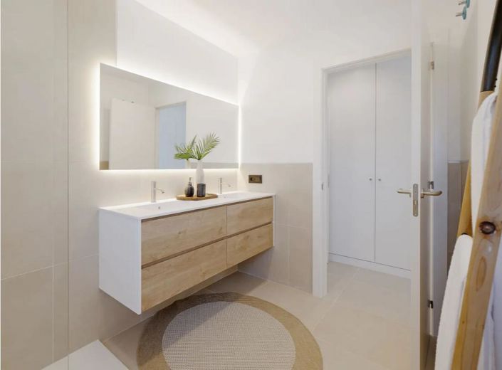 Image No.7-2 Bed Property for sale