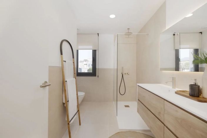 Image No.8-2 Bed Property for sale