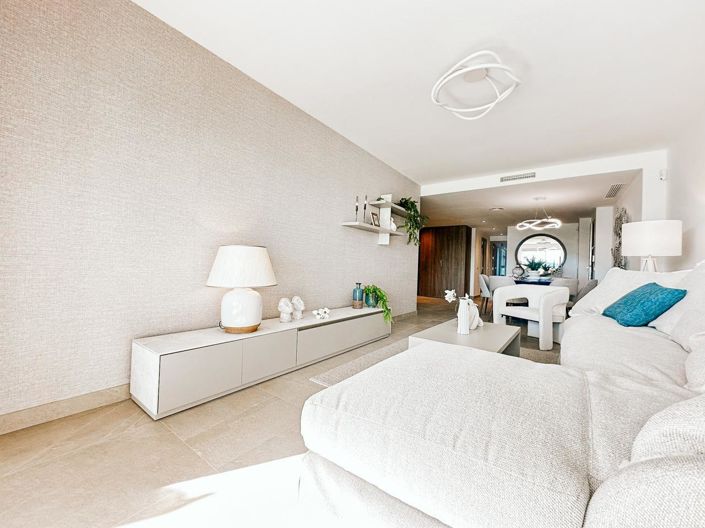 Image No.12-2 Bed Property for sale