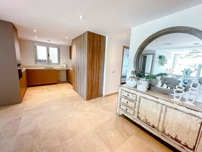 Image No.20-2 Bed Property for sale