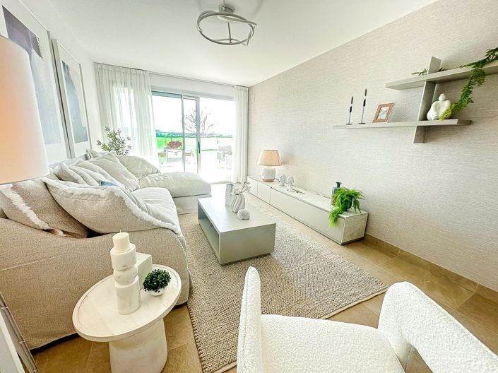 Image No.8-2 Bed Property for sale