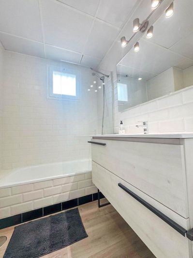 Image No.18-3 Bed Property for sale