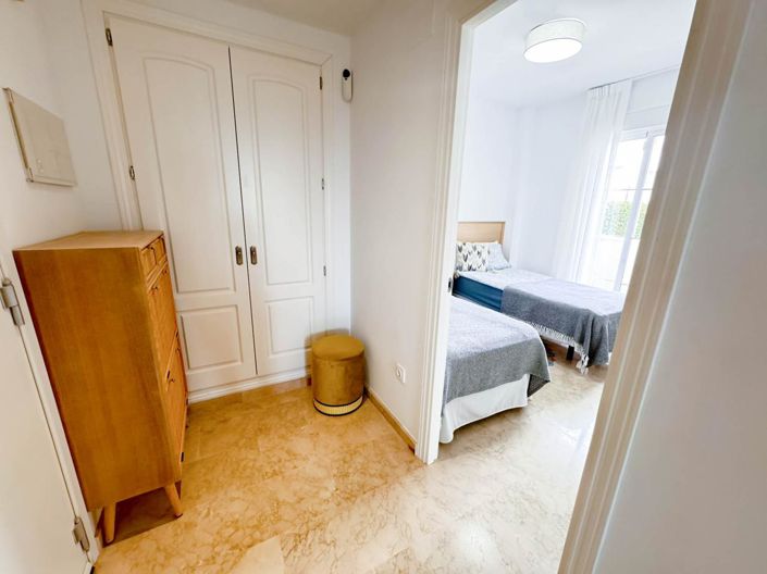 Image No.19-3 Bed Property for sale